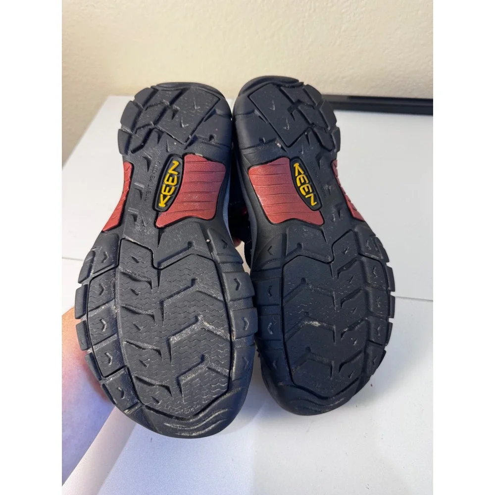 KEEN Newport H2 Sandals Mens 8.5 Waterproof‎ Hiking Gorpcore Active Minimalist